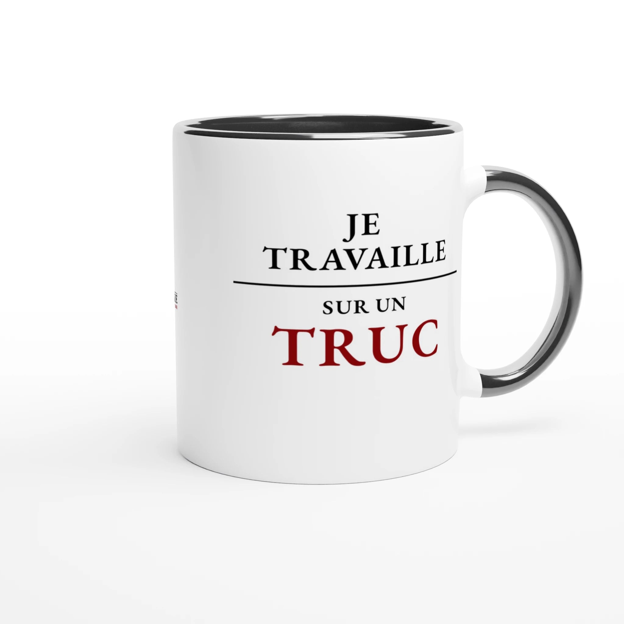 Vue latérale du mug Je travaille sur un truc