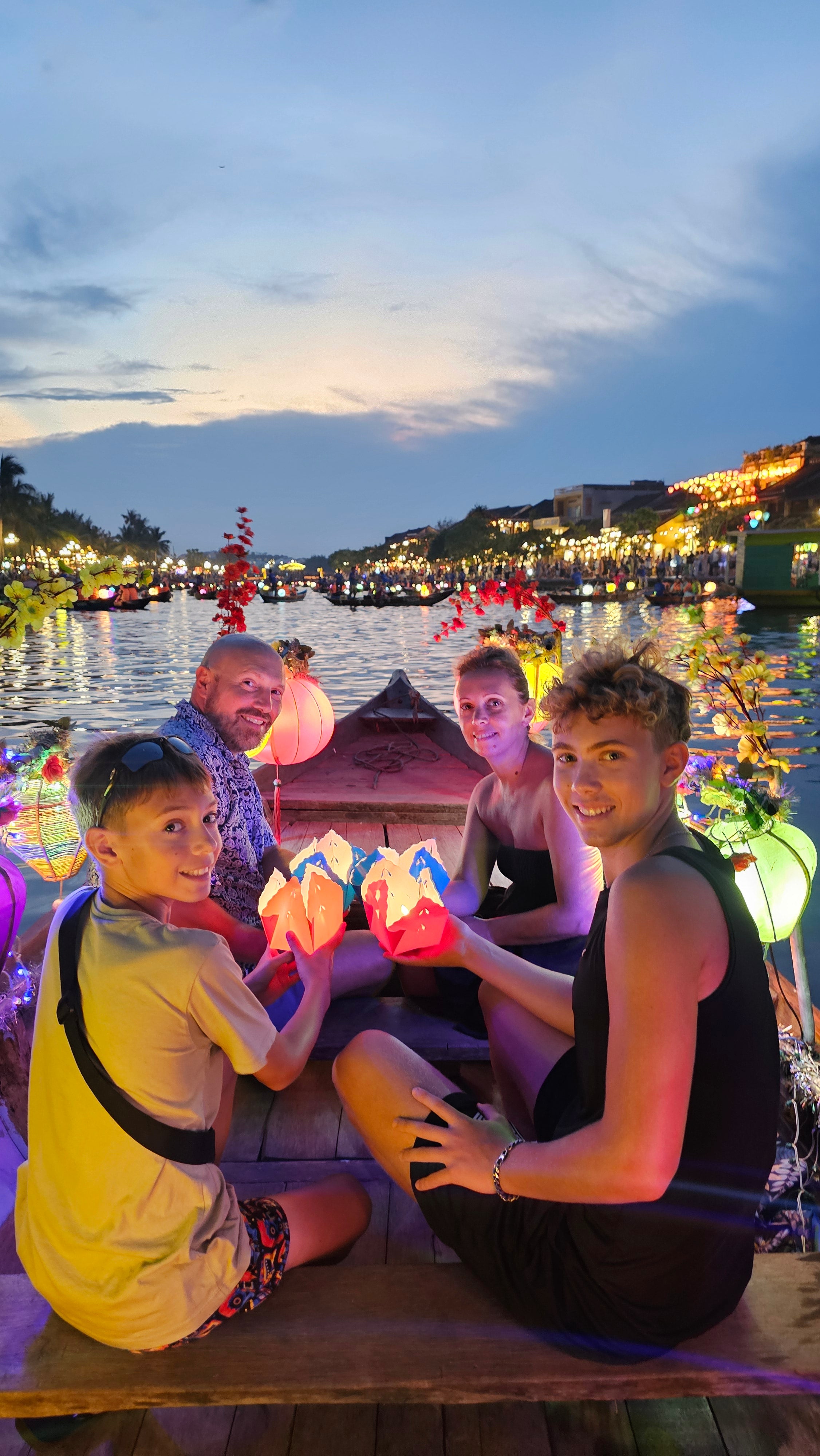 Victoria Perrier Williams et sa famille à Hoi An, au Vietnam, lors de leur tour du monde, une aventure qui a conduit à leur nouvelle vie à Abu Dhabi